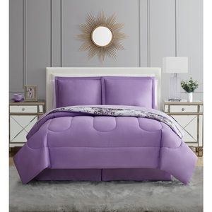 Floral Bed in a Bag 8 piece comforter set.  King Size New